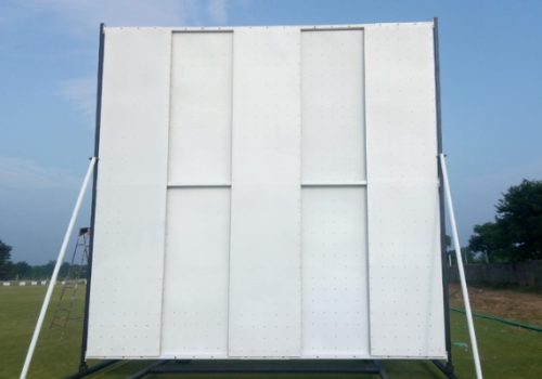 Motorized sight screen